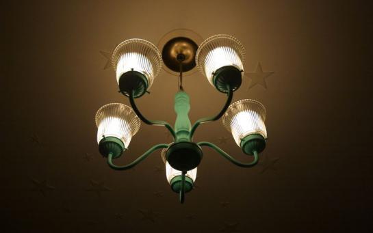 Comment contrôler la lumière de votre maison grâce à la domotique ?