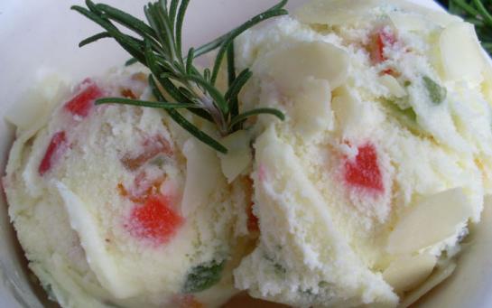 Glace Plombières : une crème glacée aux fruits confits