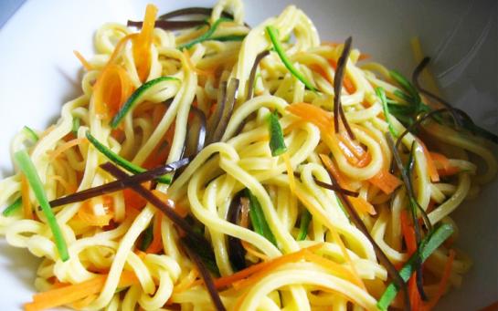 Spaghetti aux légumes - Recette par Les délices de Naïma